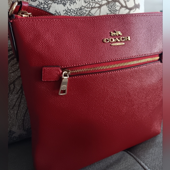 Coach Horse & Carriage Pebble Leather Crossbody NWOT - Picture 3 of 13